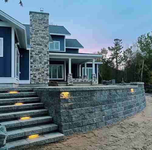 Retaing wall with stairs